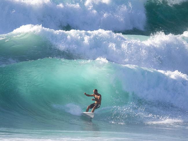 Early morning beachgoers at Bondi Beach.  Photo Jeremy Piper