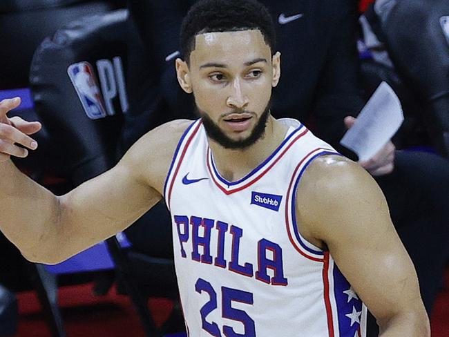 PHILADELPHIA, PENNSYLVANIA - JUNE 20: Ben Simmons #25 of the Philadelphia 76ers signals to teamates during the first quarter against the Atlanta Hawks during Game Seven of the Eastern Conference Semifinals at Wells Fargo Center on June 20, 2021 in Philadelphia, Pennsylvania. NOTE TO USER: User expressly acknowledges and agrees that, by downloading and or using this photograph, User is consenting to the terms and conditions of the Getty Images License Agreement.   Tim Nwachukwu/Getty Images/AFP == FOR NEWSPAPERS, INTERNET, TELCOS & TELEVISION USE ONLY ==