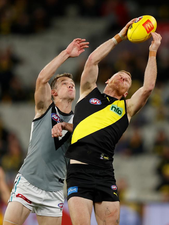 Nick Vlastuin can do it in the air. Picture: Michael Willson/AFL Photos via Getty Images