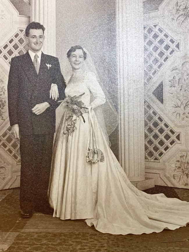 Florence and Graeme Hansen on their wedding day in 1954.