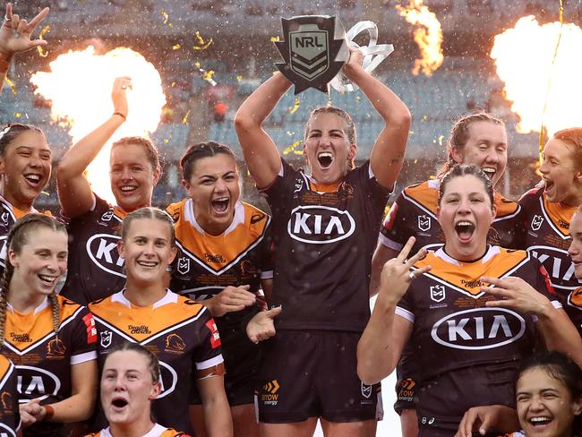 *APAC Sports Pictures of the Week - 2020, October 26* - SYDNEY, AUSTRALIA - OCTOBER 25: Ali Brigginshaw of the Broncos holds aloft the Premiership trophy as she celebrates with team mates after winning the NRLW Grand Final match between the Brisbane Broncos and the Sydney Roosters at ANZ Stadium on October 25, 2020 in Sydney, Australia. (Photo by Cameron Spencer/Getty Images)