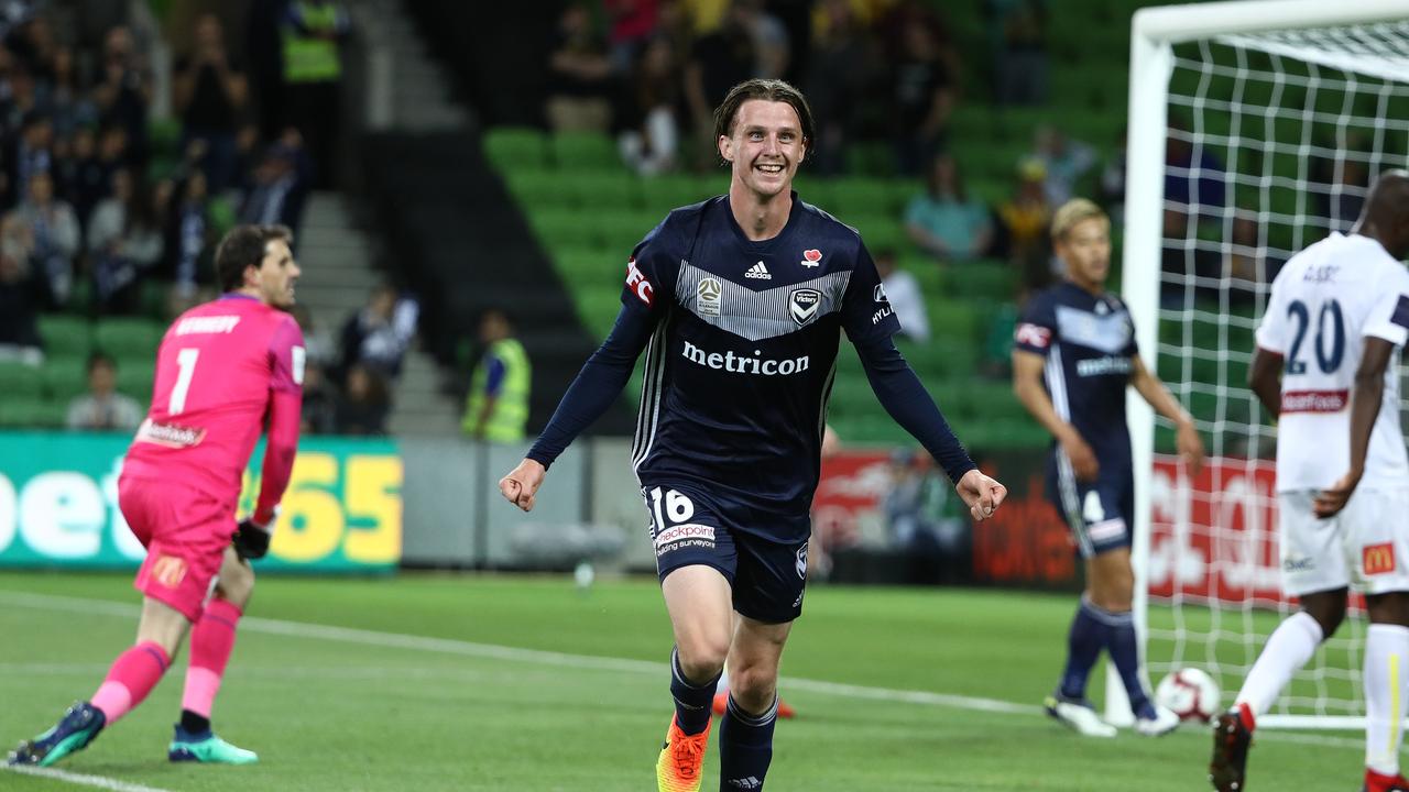 Former Melbourne Victory player Josh Hope has quit football at 22.
