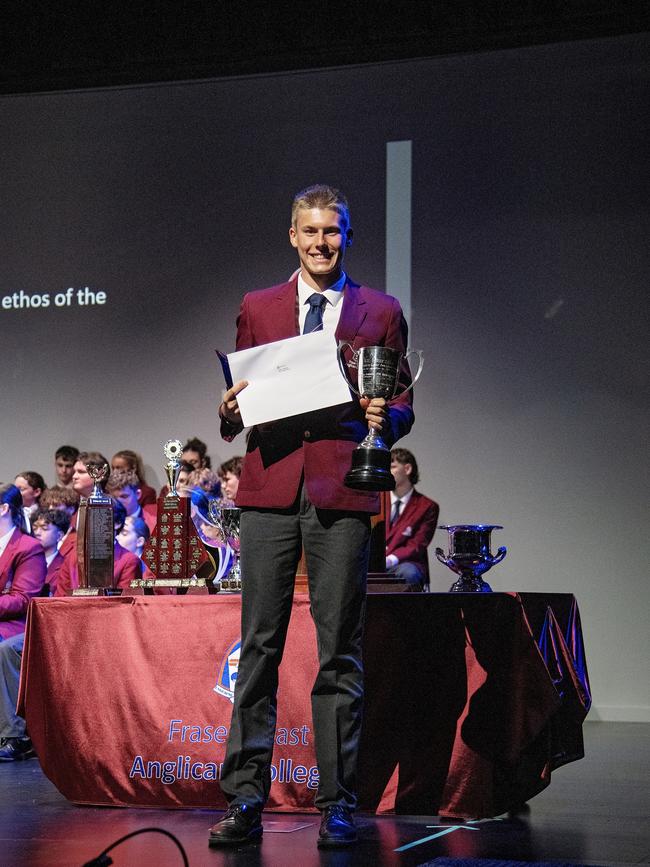 Xavier Metcalfe received an ATAR of 98.05.