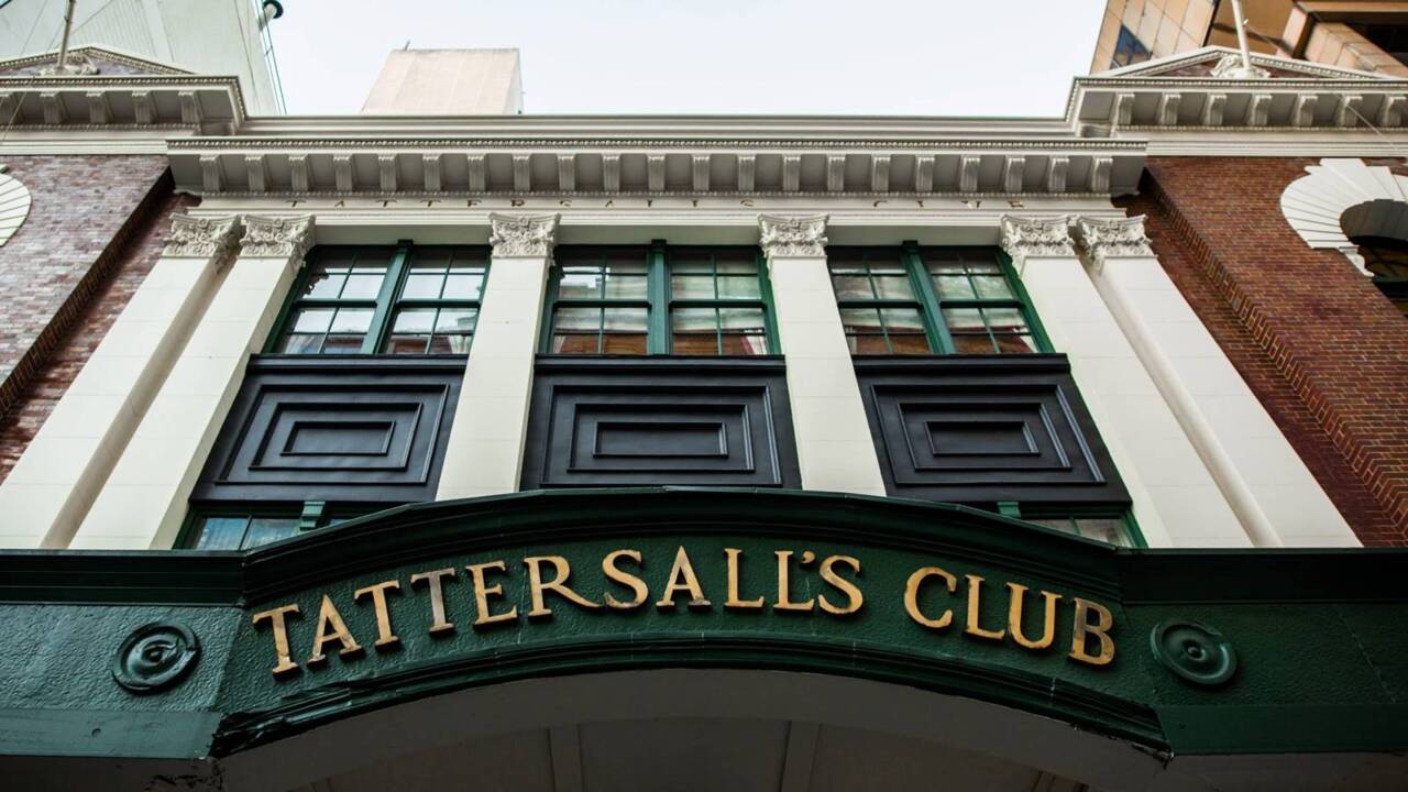 Brisbane's Tattersall's club to allow female members