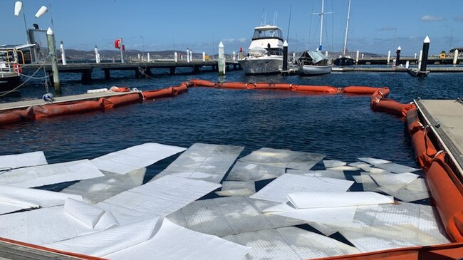 Forty-foot vessel sinks at Kings Pier Marina in Hobart. Picture: CHANEL KINNIBURGH