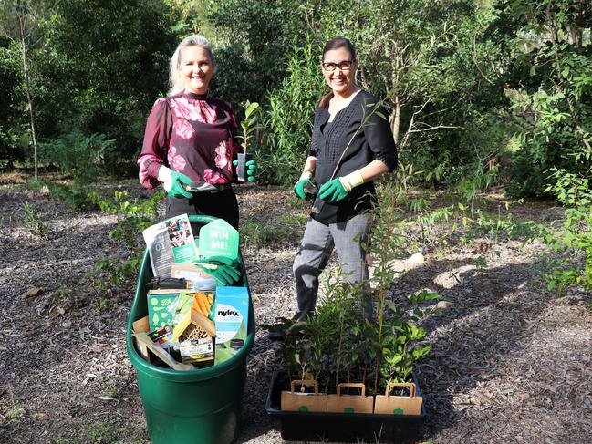 Cr Rutherford and Cr Kirkland look forward to National Tree Day 2021