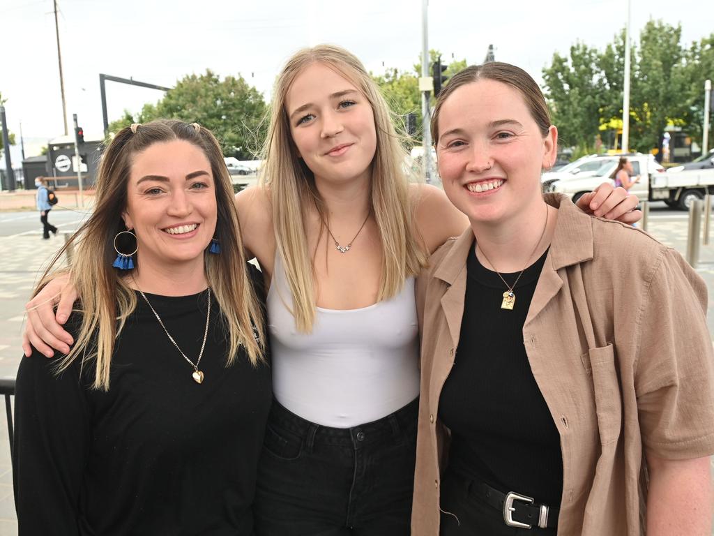 Fans outside the Snoop Dogg Concert at the Adelaide Entertainment centre. Picture: Keryn Stevens