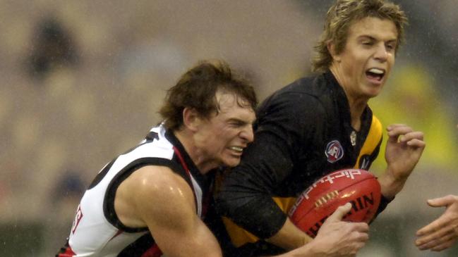 No.1 draft picks Brendon Goddard and Brett Deledio collide in a 2005 clash between St Kilda and Richmond at the MCG.