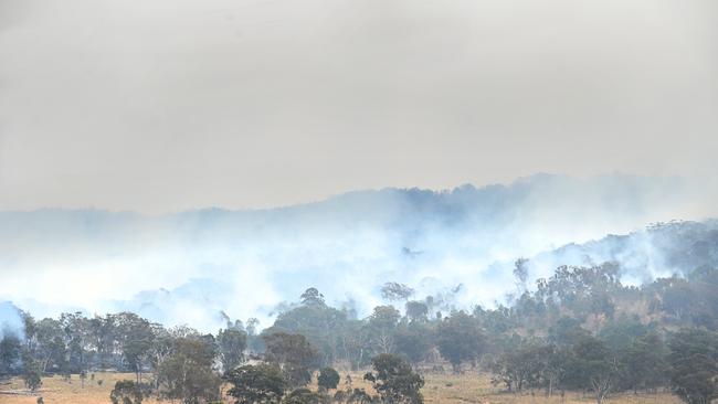 The skies on the Southern Downs remain covered in dense smoke from the bushfires. Picture: NCA NewsWire / John Gass