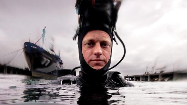 Victoria Police Search &amp; Rescue Squad member Senior Constable Joel Magno-Thornton goes through an underwater drill at Williamstown. Picture: Andrew Henshaw