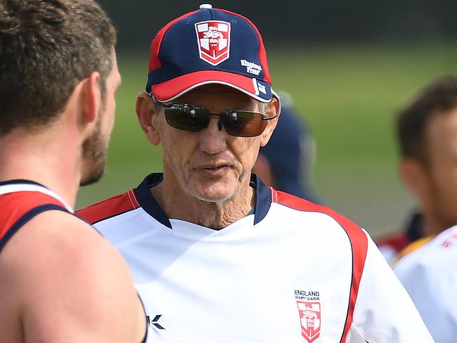 Coach of England, Wayne Bennett (right) is seen at training ahead of the Rugby League World Cup at Lakeside Stadium in Melbourne, Tuesday, October 24, 2017. (AAP Image/Julian Smith) NO ARCHIVING