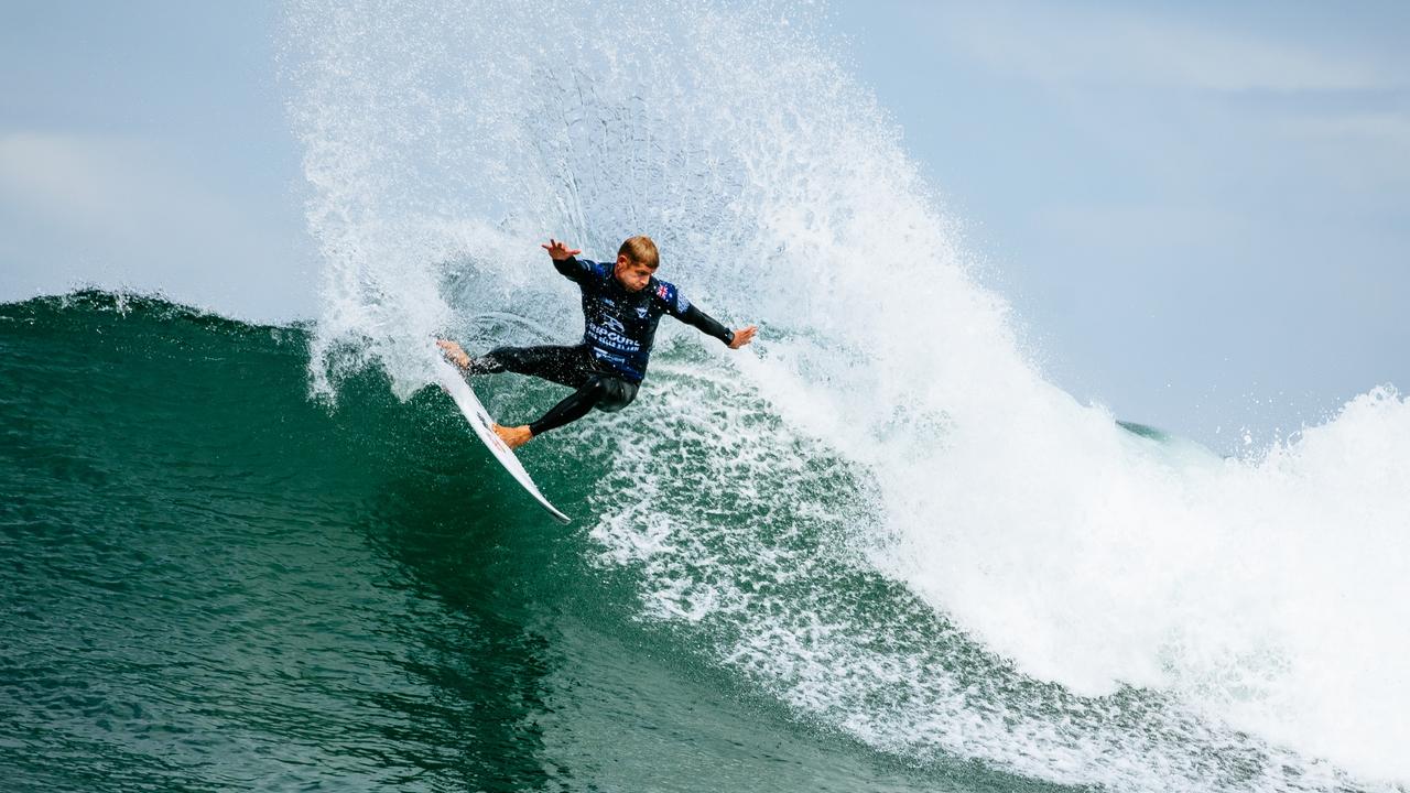 Mick Fanning on his way to beating world No. 1 Kanoa Igarashi to reach the quarter-finals of the famous Easter classic. Picture: Ed Sloane/World Surf League