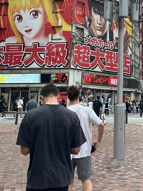 The Carlton players in Tokyo during the off-season.