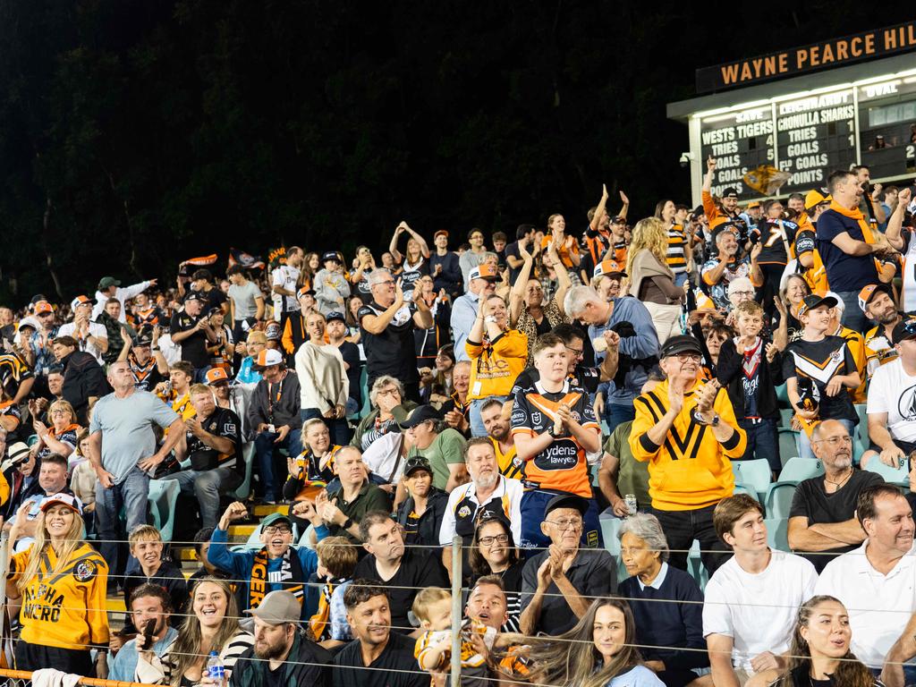 Nothing like a packed Leichhardt Oval. Photo: Tom Parrish