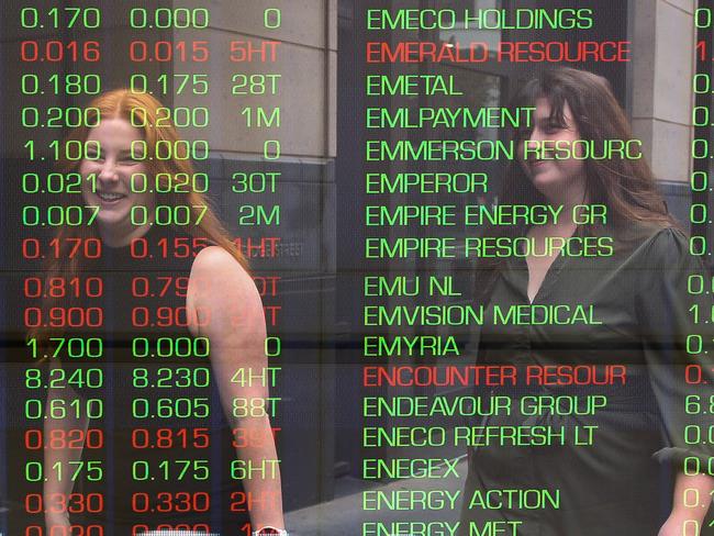 SYDNEY, AUSTRALIA - NewsWire Photos - APRIL 18 2023 - A general view of people walking past the ASX in Central Sydney. Picture NCA NewsWire / Gaye Gerard