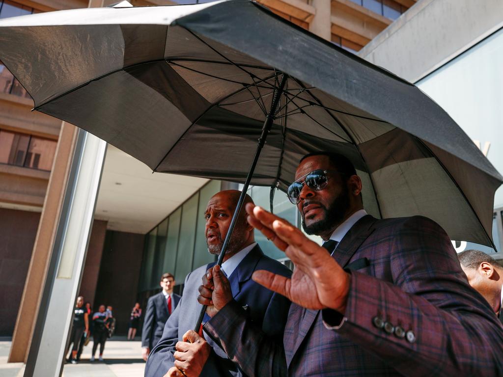 R Kelly Sex Assault Claims Friends Of Singer ‘hand Sex Tapes Over To