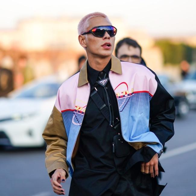 Mateo Lorente wears his new Supreme shirt as people flock to the