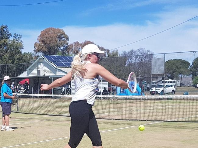 Lauren Killen playing tennis (Photo: supplied)