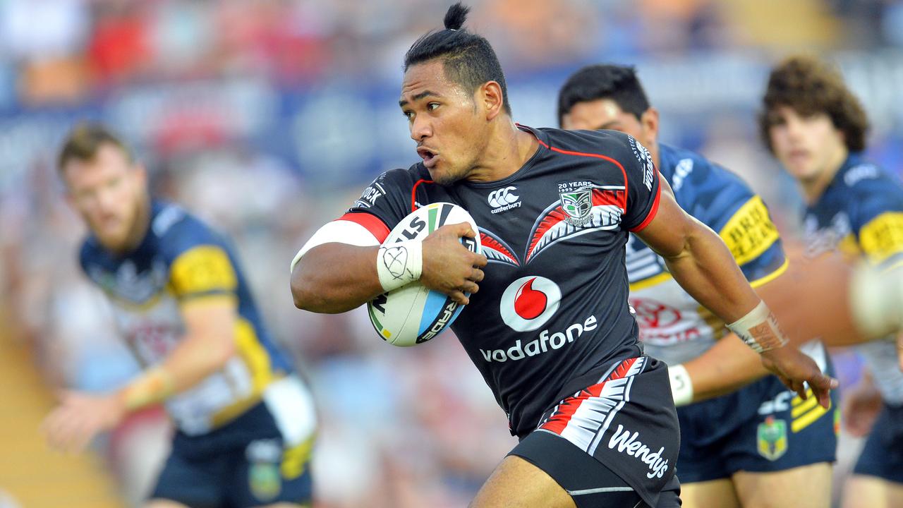 Solomone Kata on the burst for the Warriors. Picture: Wesley Monts/News Limited