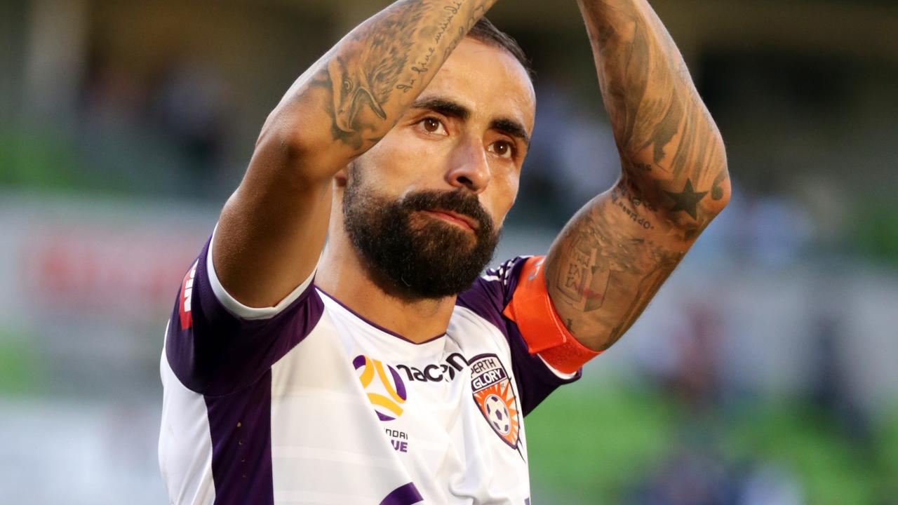 Diego Castro of Perth Glory thanks the fans