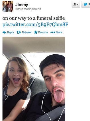 Picture via selfiesatfunerals.tumblr.com