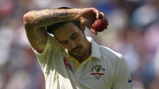 BIRMINGHAM, ENGLAND - JULY 31: Mitchell Johnson of Australia preapres to bowl during day three of the 3rd Investec Ashes Test match between England and Australia at Edgbaston on July 31, 2015 in Birmingham, United Kingdom. (Photo by Ryan Pierse/Getty Images)