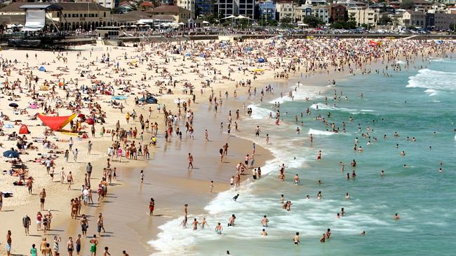 With the weather in the sunny mid-twenties in Sydney, many are hitting the beaches.