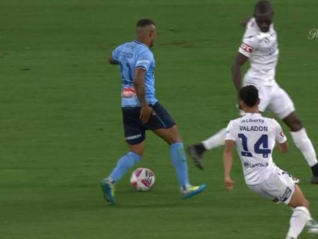 Sydney FC star hit with 6-8 week injury