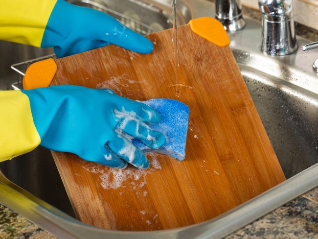 How to properly clean and disinfect your chopping board - National