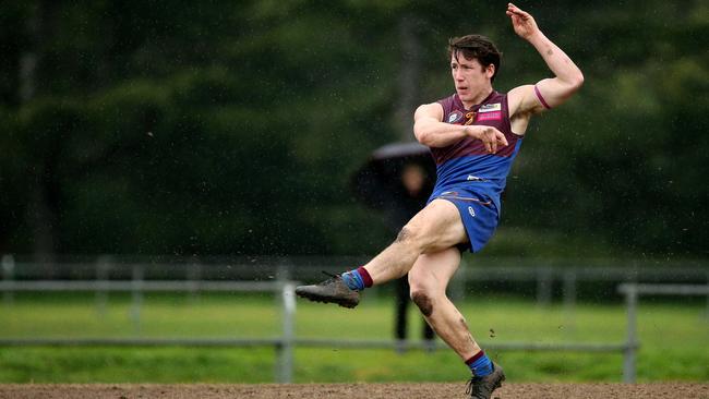 Riley Loton in action for Banyule. Picture: Hamish Blair