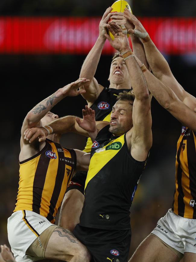 Lynch rises highest to mark against Hawthorn. Picture: Michael Klein