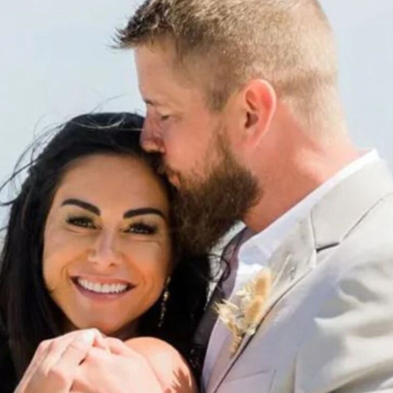 Samantha Miller and Aric Hutchinson on their wedding day. Picture: GoFundMe