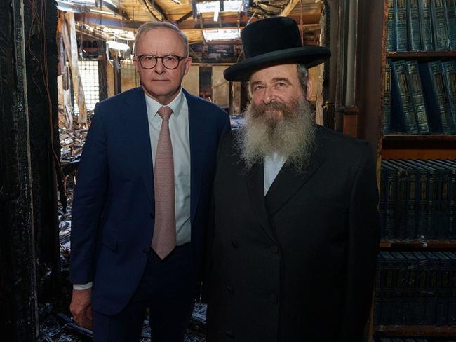 Prime Minister Anthony Albanese during his visit to the synagogue in December. Picture: Instagram