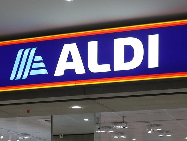 #SnapSydney2017 Aldi at North Kellyville held its Grand Opening today, November 22, 2017. The new store is on Samantha Riley Drive. (AAP Image/David Swift)