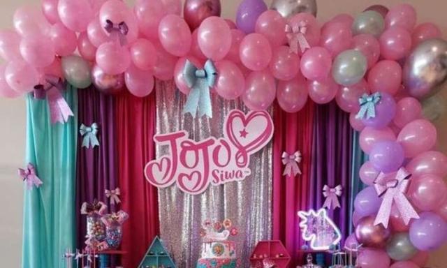 JoJo Siwa themed kids birthday party tips: Food, games and bow