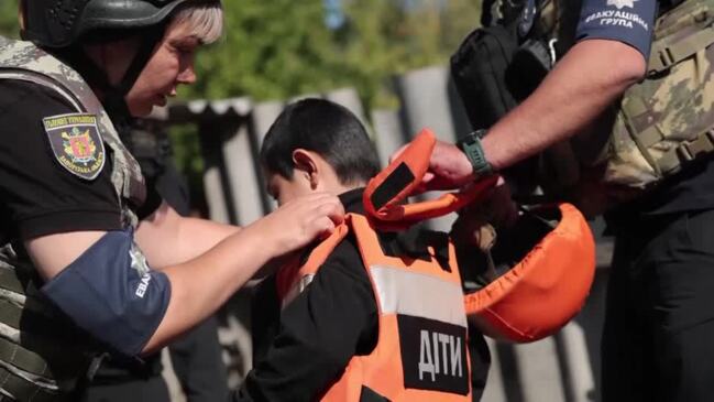 Police evacuate Ukraine family from frontline village