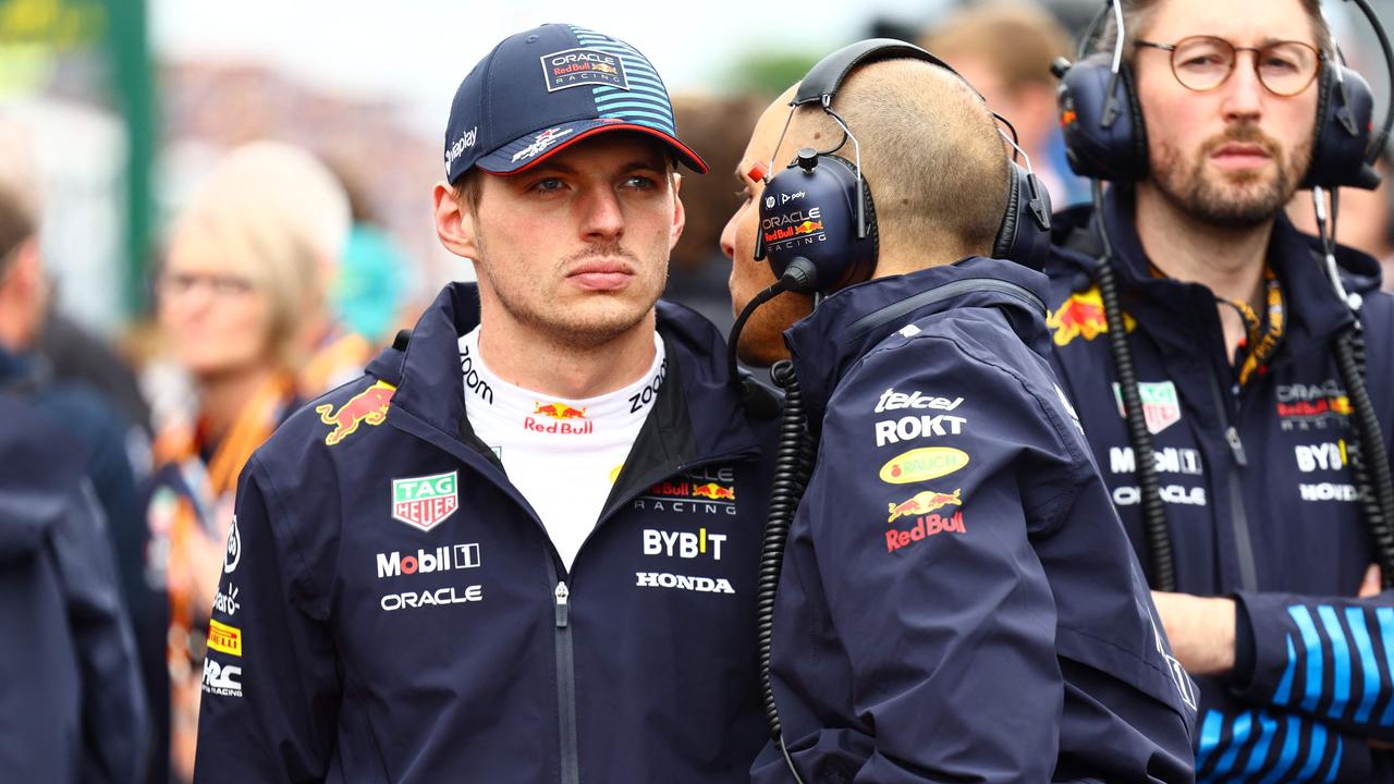 MONTREAL, QUEBEC – JUNE 09: Max Verstappen of the Netherlands and Oracle Red Bull Racing talks with race engineer Gianpiero Lambiase on the grid prior to the F1 Grand Prix of Canada at Circuit Gilles Villeneuve on June 09, 2024 in Montreal, Quebec. Mark Thompson/Getty Images/AFP (Photo by Mark Thompson / GETTY IMAGES NORTH AMERICA / Getty Images via AFP)