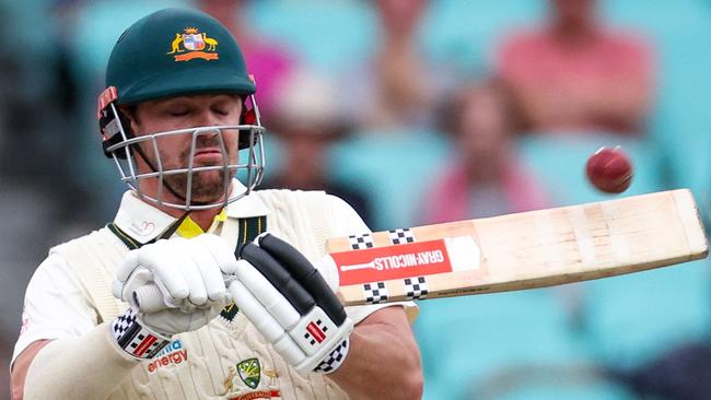 Australiaâ&#128;&#153;s Travis Head plays a shot during day two of the third cricket Test match between Australia and South Africa at the Sydney Cricket Ground (SCG) in Sydney on January 5, 2023. (Photo by DAVID GRAY / AFP) / – IMAGE RESTRICTED TO EDITORIAL USE – STRICTLY NO COMMERCIAL USE-