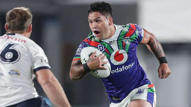 Issac Luke, pictured playing for the New Zealand Warriors, was instrumental in his Ormeau Shearers debut. (AAP Image/David Rowland)