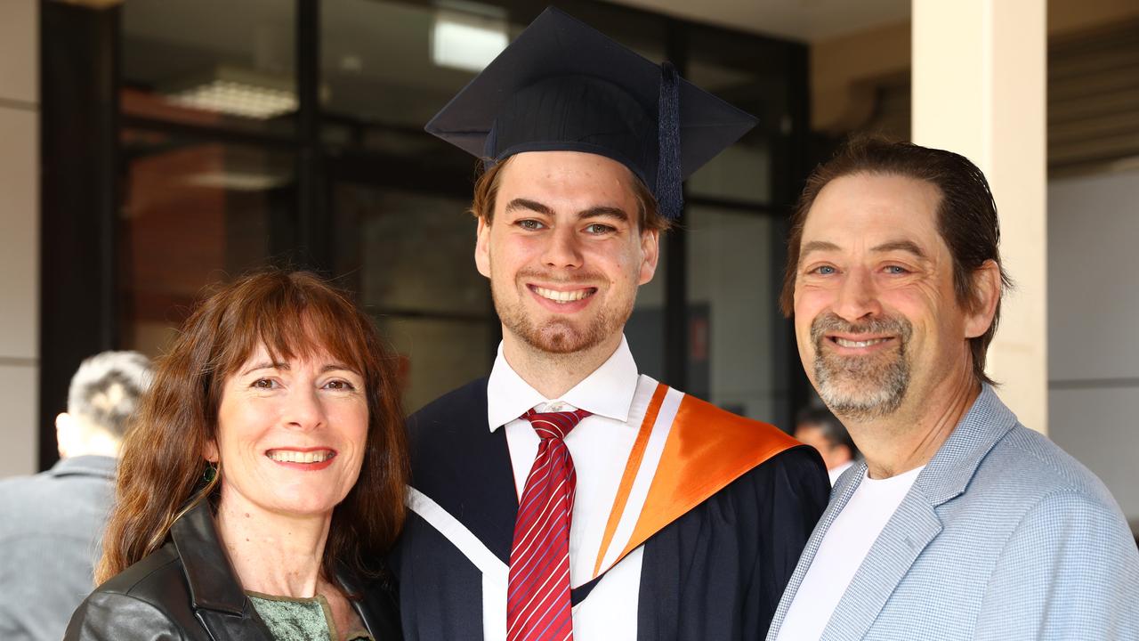 Deakin University 2024 graduation pictures