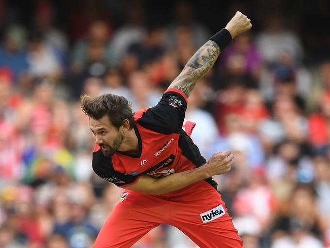 Kane Richardson of the Renegades bowls during the Big Bash League (BBL) match between the Melbourne Renegades and the Hobart Hurricanes at Marvel Stadium in Melbourne, Monday, January 7, 2019. (AAP Image/Julian Smith) NO ARCHIVING, EDITORIAL USE ONLY, IMAGES TO BE USED FOR NEWS REPORTING PURPOSES ONLY, NO COMMERCIAL USE WHATSOEVER, NO USE IN BOOKS WITHOUT PRIOR WRITTEN CONSENT FROM AAP