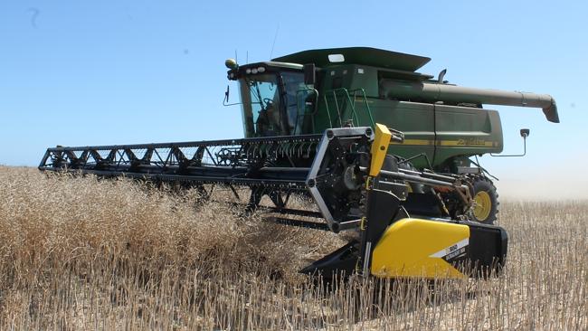 Successful trial for Biso Ultralight 800 designed to direct head canola ...