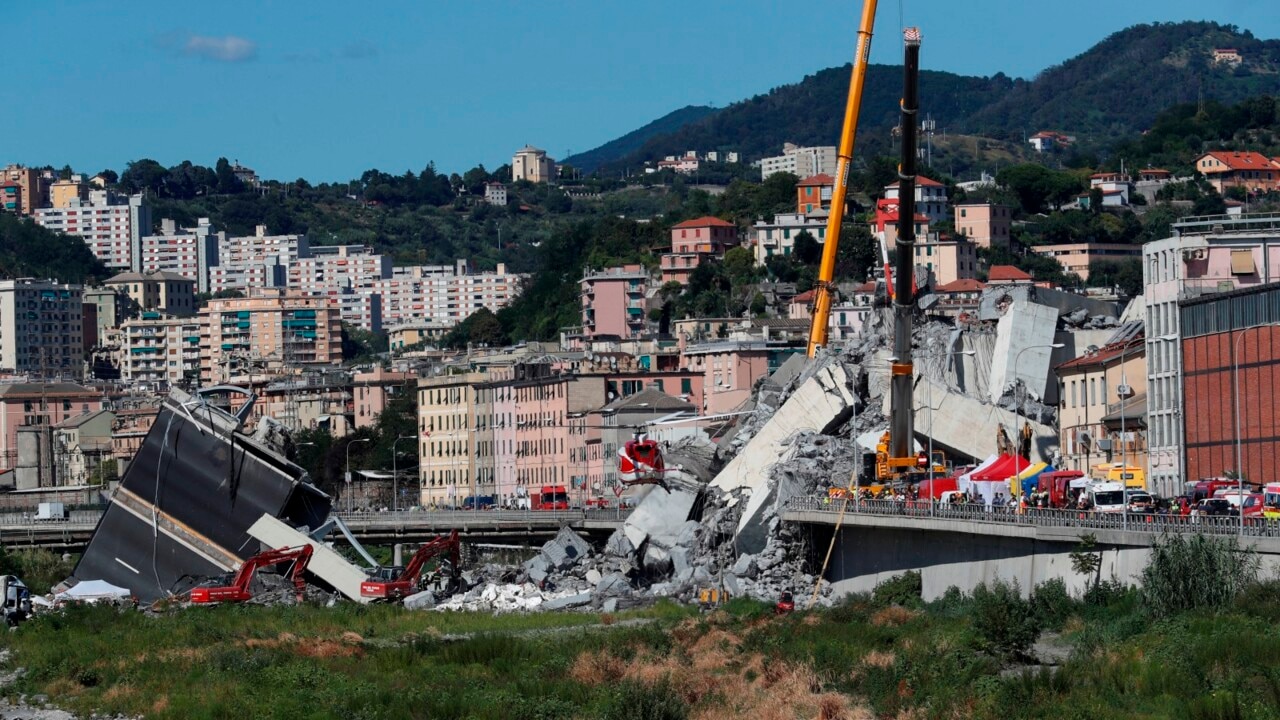 CCTV shows moment of Genoa bridge collapse | Sky News Australia