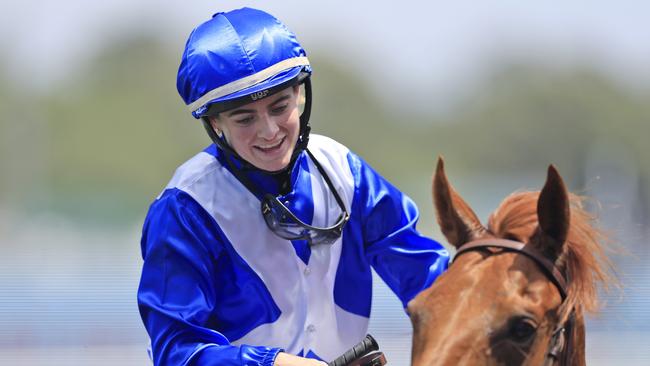 Alysha Collett rides Offspring for trainer Keith Dryden at Bathurst. Picture: Getty Images