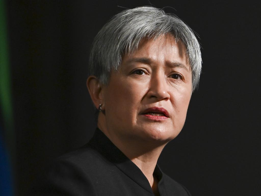 Foreign Minister Penny Wong also urged Australians to leave Lebanon on Wednesday. Picture: NewsWire / Martin Ollman