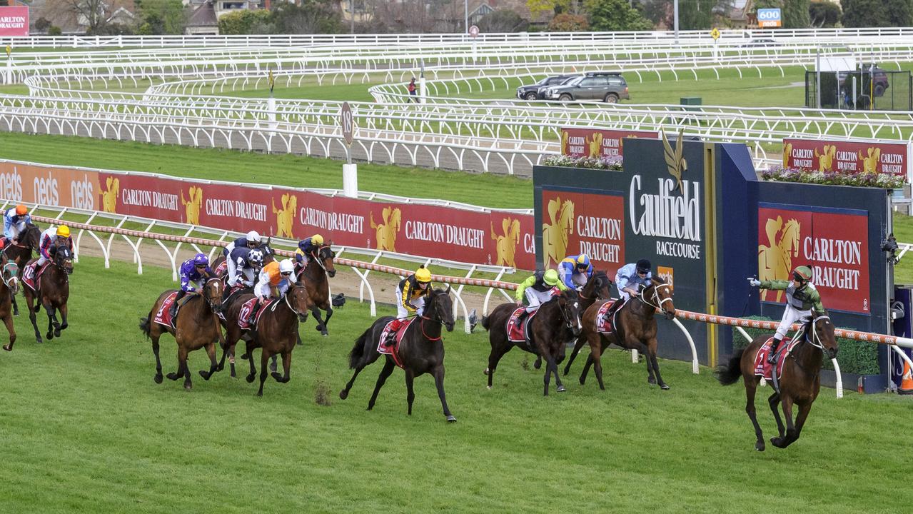 Melbourne Racing: Caulfield Cup Day