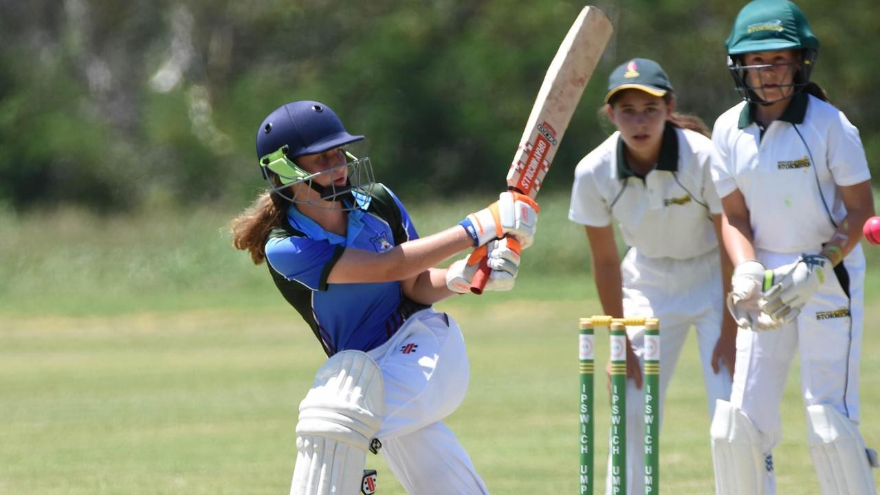 Nicolene Snyman in action for DDSWQ. Photo: Gary's Sports Pics