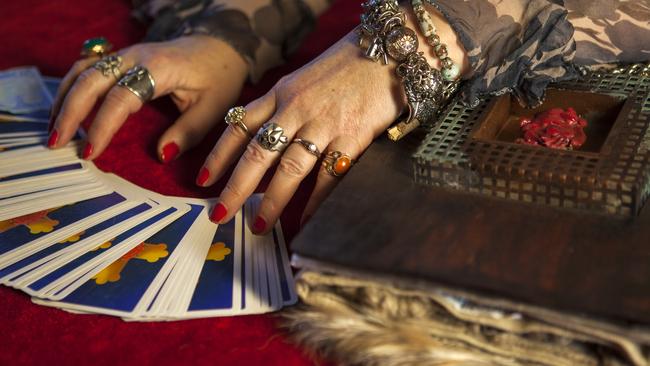 Could the hands of fate guide psychics to reveal your perfect home style?