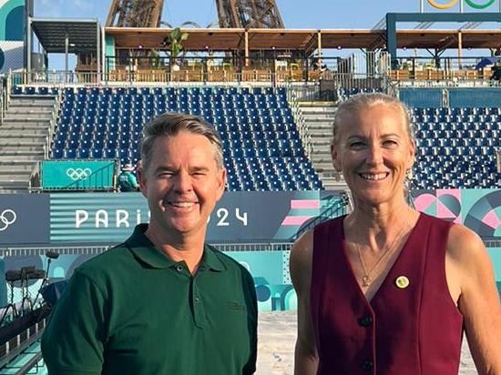 Todd Woodbridge and Kerri Pottharst at the beach volleyball