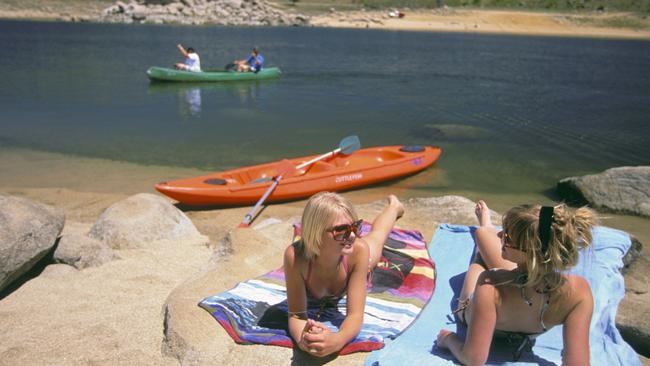 Lake Jindabyne, Snowy Mountains. Picture: Destination NSW.